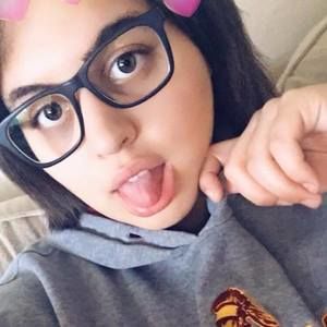 Meet your Posher, Cayla